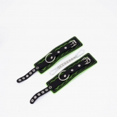 Черно-зеленые кожаные наручники с зеленой строчкой - Crazy Handmade - купить с доставкой в Невинномысске