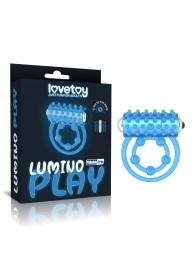 Голубое, светящееся в темноте виброкольцо Lumino Play Vibrating Penis Ring - Lovetoy - в Невинномысске купить с доставкой