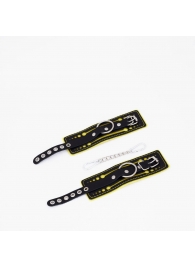 Черно-желтые кожаные наручники с жёлтой строчкой - Crazy Handmade - купить с доставкой в Невинномысске