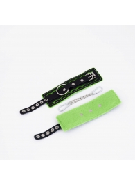 Черно-зеленые кожаные наручники с зеленой строчкой - Crazy Handmade - купить с доставкой в Невинномысске