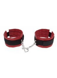 Красно-чёрные полиуретановые наручники Luxurious Handcuffs - Blush Novelties - купить с доставкой в Невинномысске