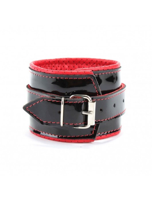 Лаковые чёрно-красные перфорированные наручники - БДСМ Арсенал - купить с доставкой в Невинномысске