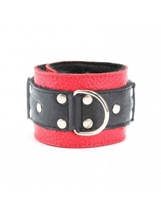 Красно-чёрные кожаные наручники с меховым подкладом - БДСМ Арсенал - купить с доставкой в Невинномысске